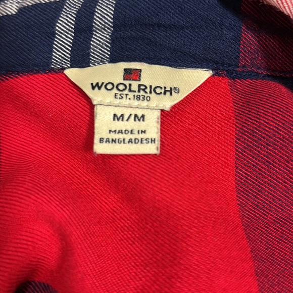 Ladies Woolrich button up shirt. Size medium - Picture 5 of 6